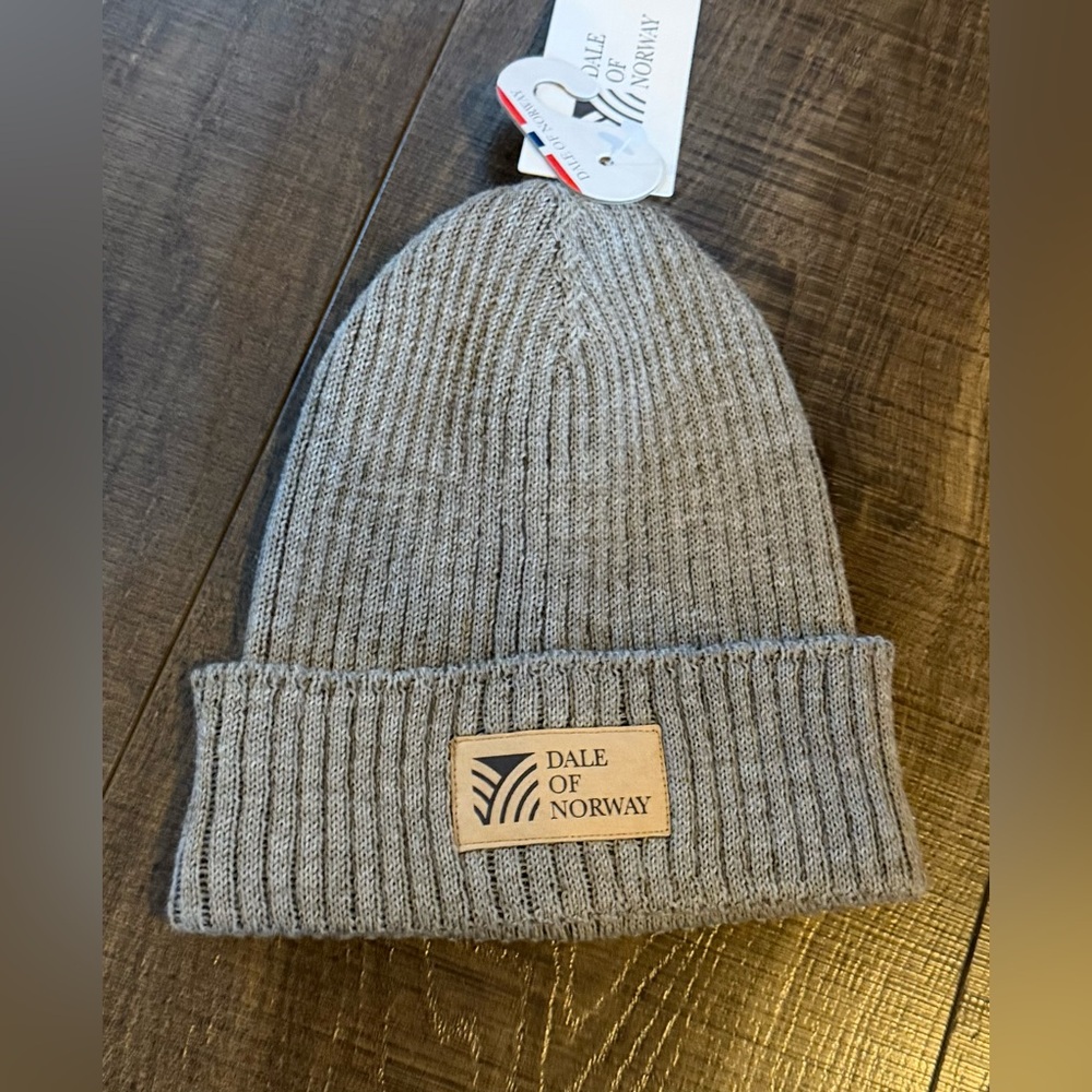 New Dale of Norway Tan Alvoy Beanie with tags
